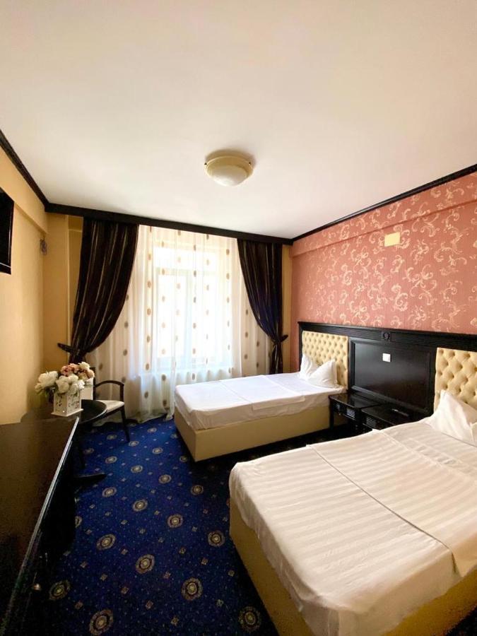 Hotel Premier Class Valea Lupului  外观 照片
