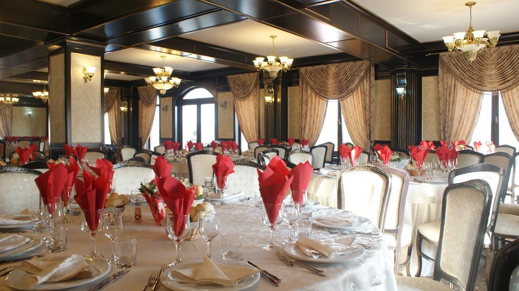 Hotel Premier Class Valea Lupului  外观 照片