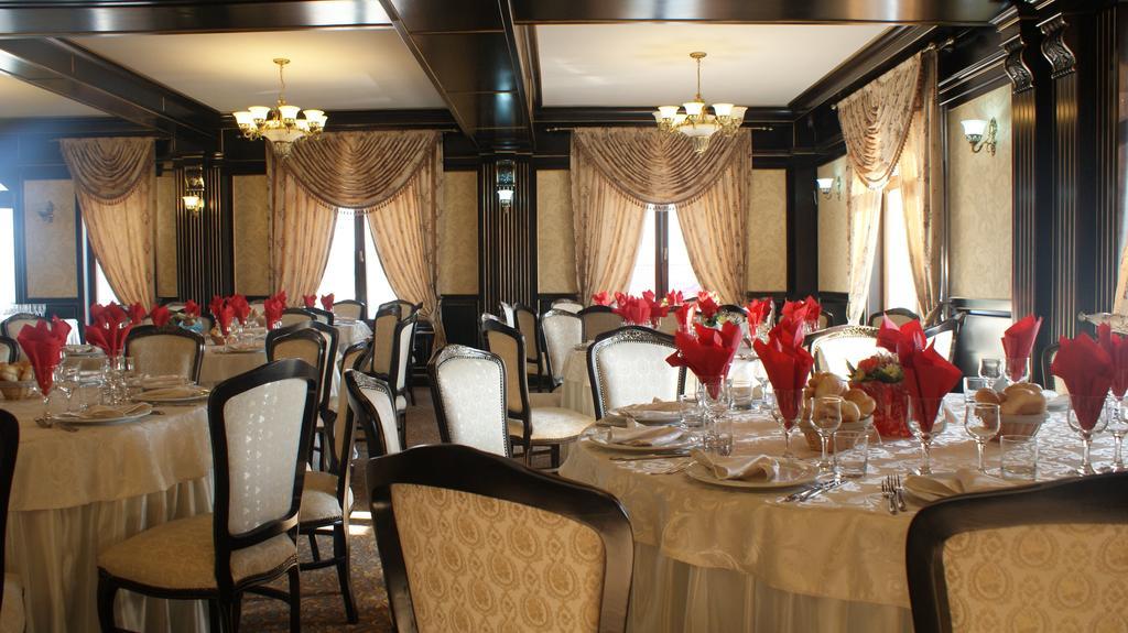 Hotel Premier Class Valea Lupului  外观 照片