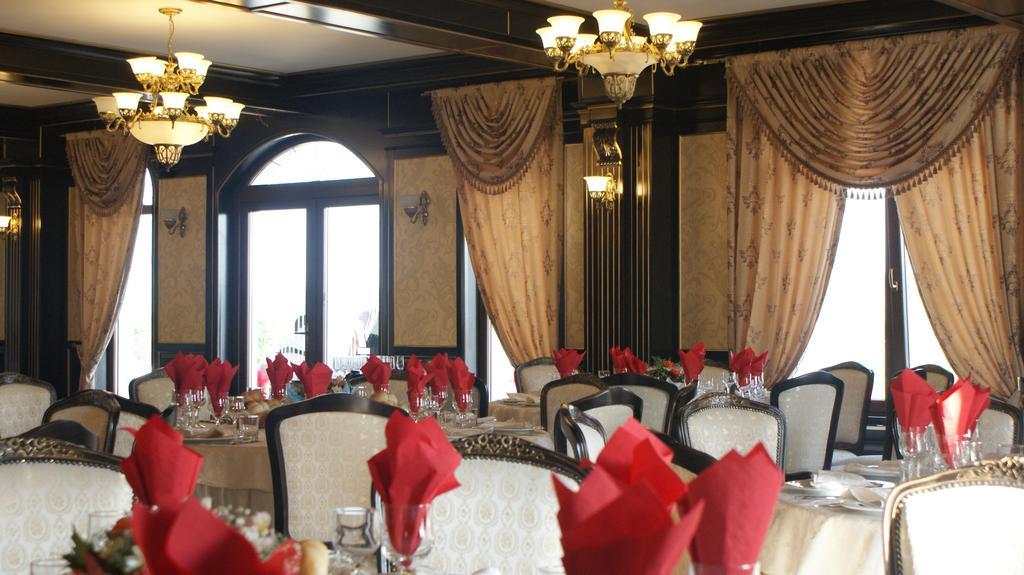 Hotel Premier Class Valea Lupului  外观 照片