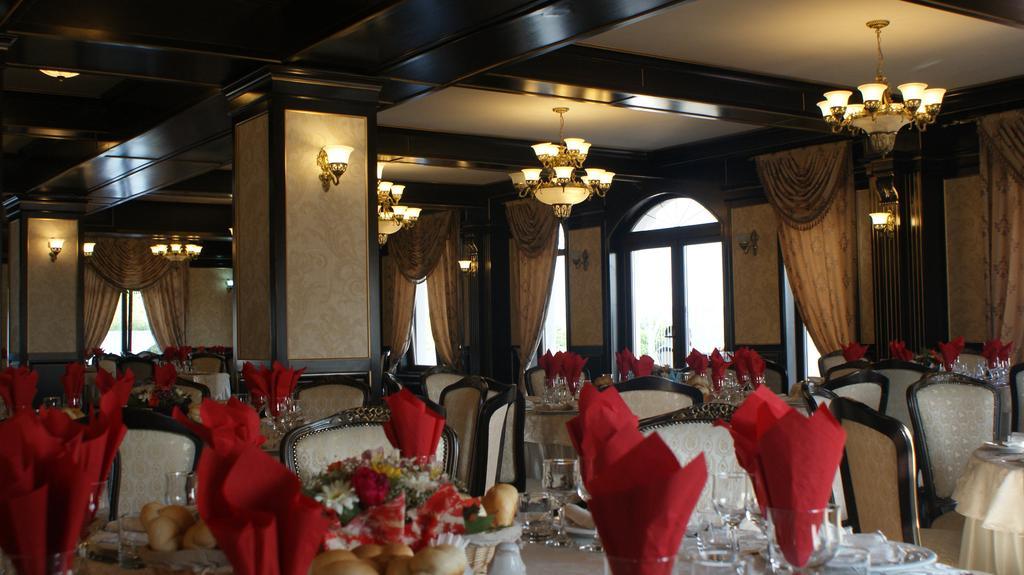 Hotel Premier Class Valea Lupului  外观 照片