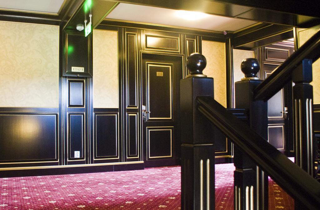 Hotel Premier Class Valea Lupului  外观 照片